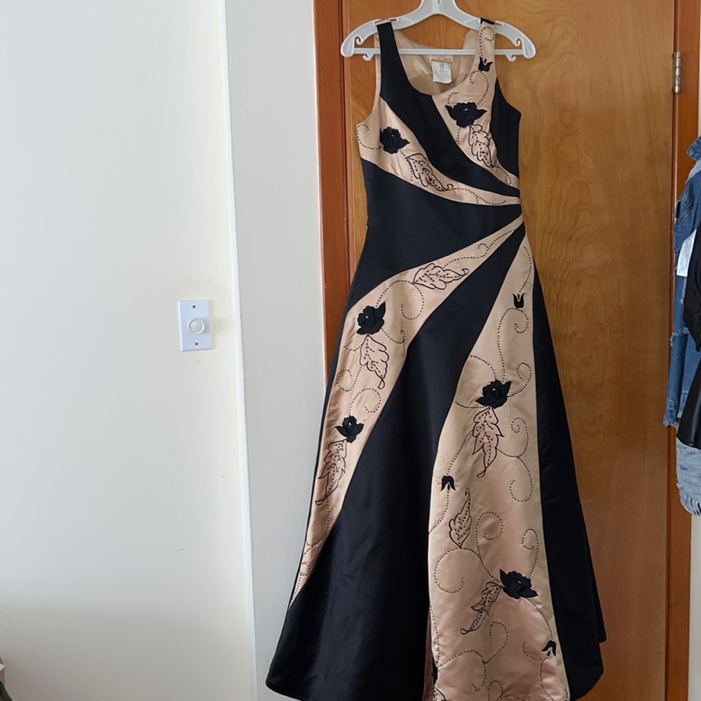 Alyce Design Black & Gold Flower Embroidered Beautiful Gown Dress Size S